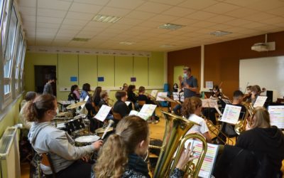 L’orchestre à l’école de 4ème du collège Alfred Jarry en répétition pour le projet Aladdin